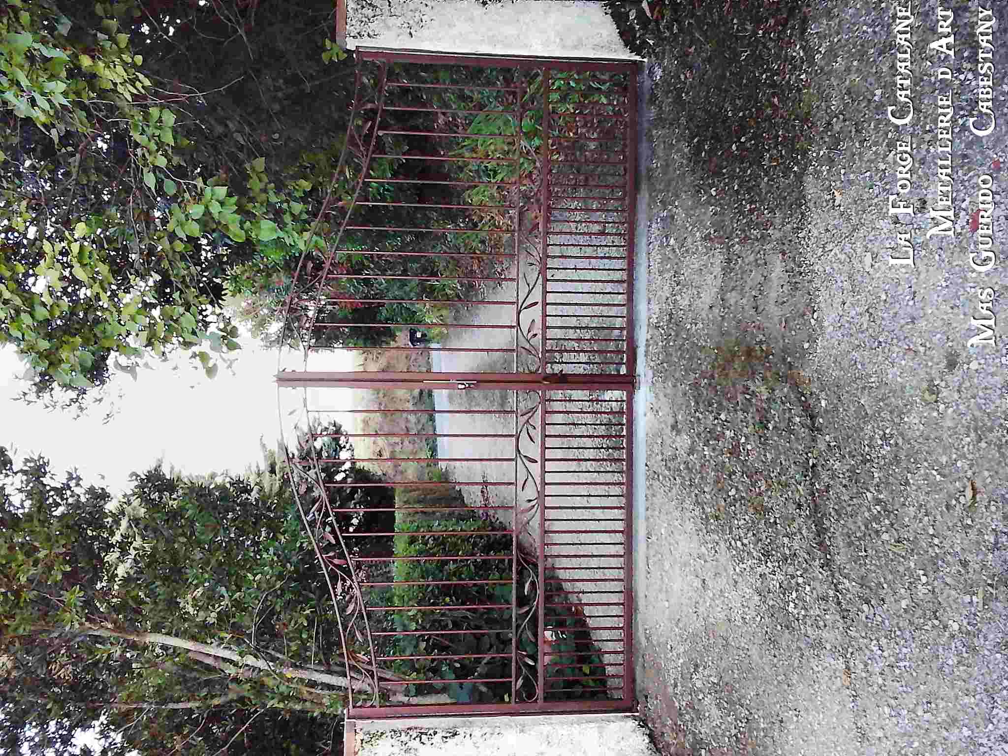 Portail provencal rameau olivier barreaudage droit frise finition thermolaquage rouille forge catalane.jpg